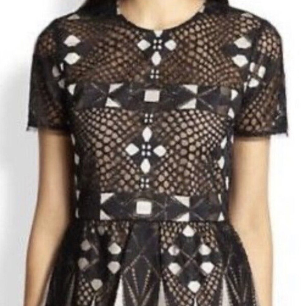 BCBG MAXAZRIA  Black and White Lace  Caleste Blouse Size XS
